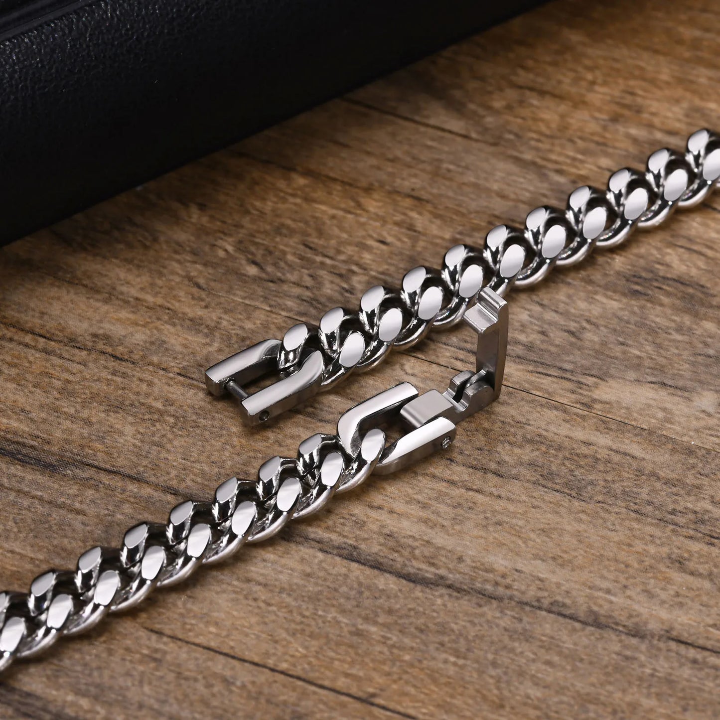 Cuban Chain Mens Bracelet Waterproof Stainless Steel Curb Link Chain